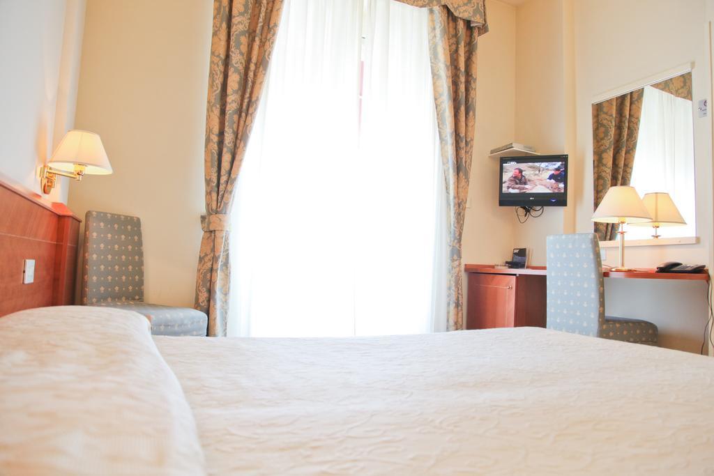 Hotel Cristallo Fano Oda fotoğraf