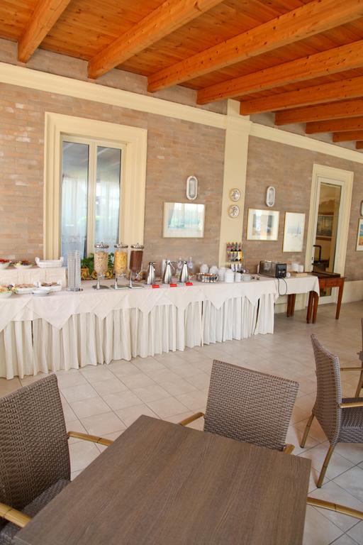 Hotel Cristallo Fano Dış mekan fotoğraf